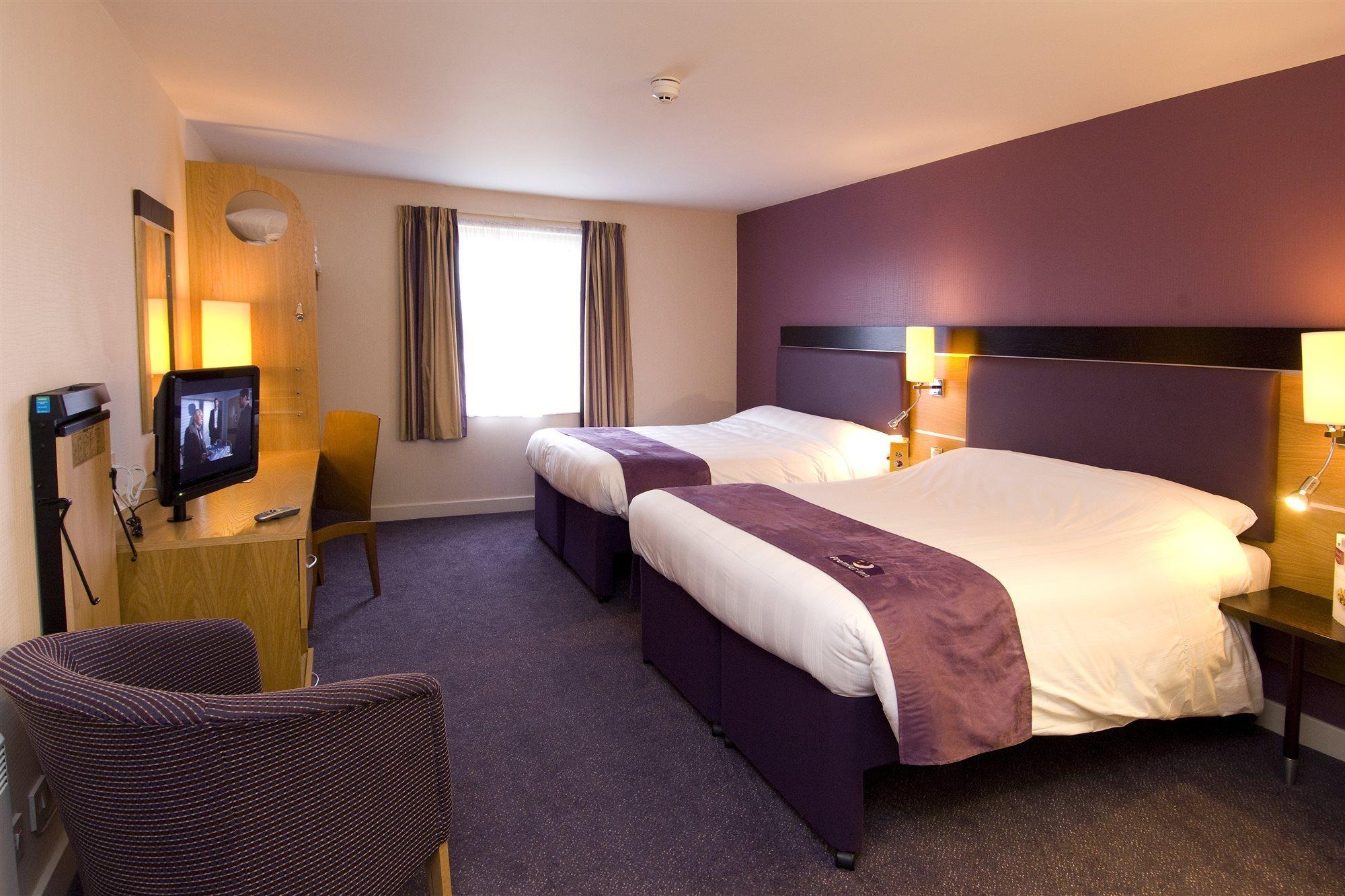 HOTEL PREMIER INN MANCHESTER TRAFFORD CENTRE WEST MANCHESTER 3